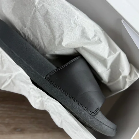 ALO Yoga Black Unisex Slide - Picture 11 of 11